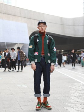 「PRADA（プラダ）のアイテム（その他シューズ）」を使った、김재욱さん（メンズ・170cm）の春コーディネート