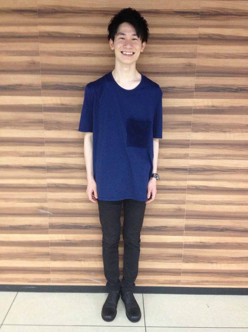 「スキニーパンツ、ロック、レザーシューズ、ビックシルエット、ポケT、ビックT、ラッドミュージシャン、青いTシャツ、LAD MUSICIAN」｜「LAD MUSICIANのSUCCESS ROCKER CREW MESH POCKET（Tシャツ/カットソー、ブルー系）」を使った、doonさん（メンズ・180cm）の夏コーディネートの1枚目の写真