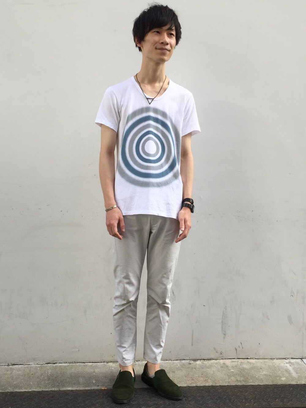「LAD MUSICIAN、白Tシャツ、ホワイトコーデ、シンプル、iroquois、スリッポン」｜「LAD MUSICIANのアイテム（Tシャツ/カットソー、ホワイト系）」を使った、doonさん（メンズ・180cm）の夏コーディネートの1枚目の写真