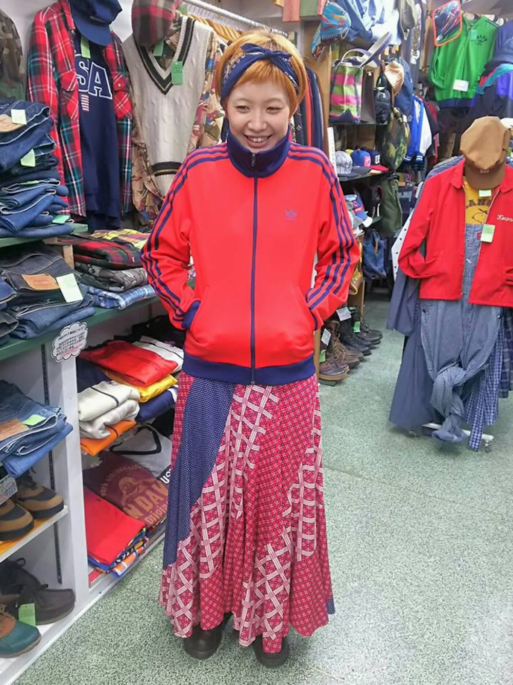 古着屋FunnyFace♪Ladys｜adidasのジャージを使ったコーディネート - WEAR