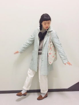 「水色」｜「アイテム（トレンチコート）」を使った、も も かさん（レディース・168cm）の冬コーディネート