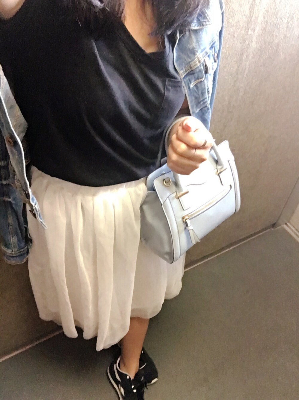 「GRLのアイテム（スカート、ホワイト系）」を使った、みきてぃさん（レディース・162cm）の夏コーディネートの1枚目の写真