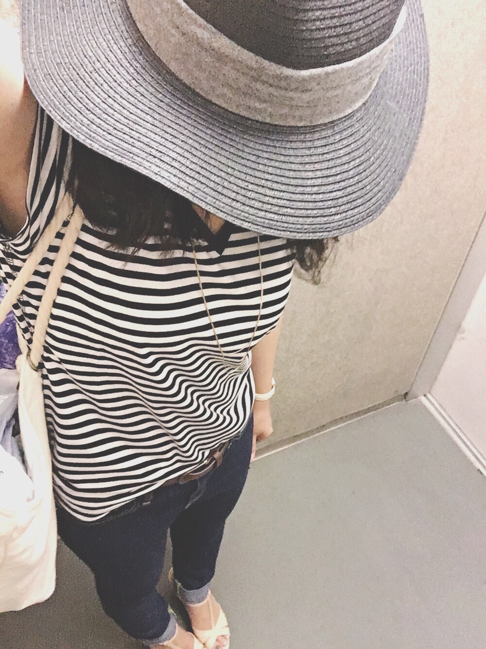 「AZUL by moussyの30/-CVC天竺BCヨーク切替V/N半袖PO（Tシャツ/カットソー、ブラック系）」を使った、みきてぃさん（レディース・162cm）の夏コーディネートの1枚目の写真