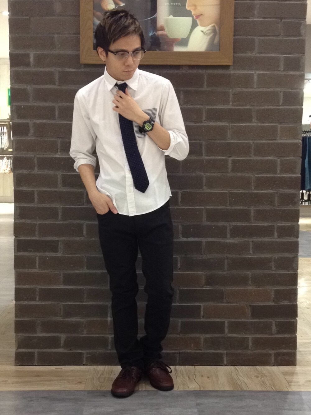 「Formal、shirts、tie、シャツ、シャツスタイル、ネクタイ、グローバルワーク(GLOBAL WORK)、GLOBAL WORK」｜「GLOBAL WORKの柄ポケットシャツ
Pattern pocket shirts（シャツ/ブラウス、ホワイト系）」を使った、Dylanさん（メンズ・165cm）の秋コーディネートの1枚目の写真
