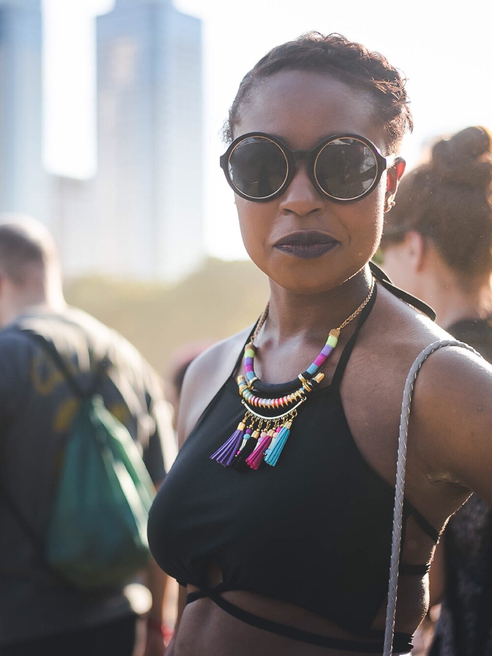 「R29Monochromies、afropunk16、afropunk、black、ootd」｜「FOREVER 21のアイテム（サングラス、ブラック系）」を使った、Kathryn Williamsさん（レディース・163cm）の秋コーディネートの1枚目の写真