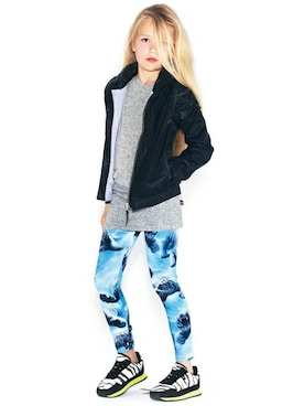 「アイテム（スニーカー）」を使った、こどまーくさん（キッズ・130cm）の春コーディネート