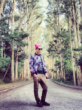 「AIR JORDAN（エアジョーダン）のアイテム（スニーカー、ブラック系）」を使った、garywong34さん（メンズ・178cm）の夏コーディネート