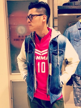 「ZARA（ザラ）のアイテム（デニムジャケット、ブルー系）」を使った、garywong34さん（メンズ・178cm）の夏コーディネート