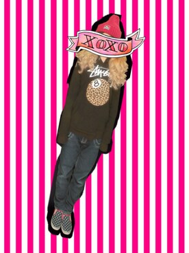 「STUSSY（ステューシー）のアイテム（パーカー、ブラック系）」を使った、まーちゃすさん（レディース・148cm）の秋コーディネート