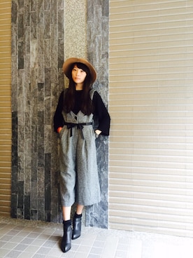 「Lulus（-）のアイテム（ニット/セーター、ブラック系）」を使った、Olinaさん（レディース・162cm）の冬コーディネート