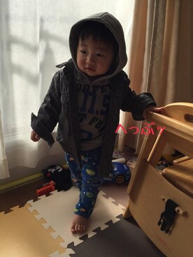 「babyGAP（babyGAP）のアイテム（シャツ/ブラウス、グレー系）」を使った、へっぷッさん（キッズ・90cm）の冬コーディネート