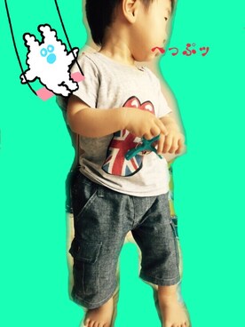 「H&M（エイチ・アンド・エム）のアイテム（Tシャツ/カットソー、グレー系）」を使った、へっぷッさん（キッズ・90cm）の春コーディネート