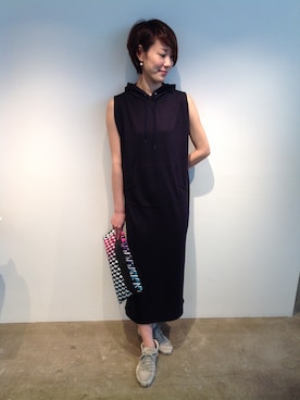 「アイテム（クラッチバッグ）」を使った、Yassanさん（レディース・166cm）の春コーディネート