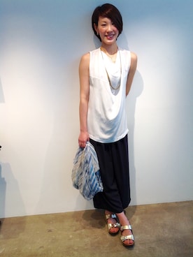 「アイテム（スラックス）」を使った、Yassanさん（レディース・166cm）の春コーディネート