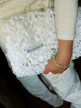 「soranocolor（ソラノカラー）の"milk sugar" gummy candy clutch bag（クラッチバッグ、ホワイト系）」を使った、reeさん（レディース・158cm）の春コーディネート