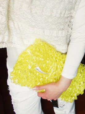 「soranocolor（ソラノカラー）の"lemon candy" gummy candy clutch bag（クラッチバッグ、イエロー系）」を使った、reeさん（レディース・158cm）の春コーディネート