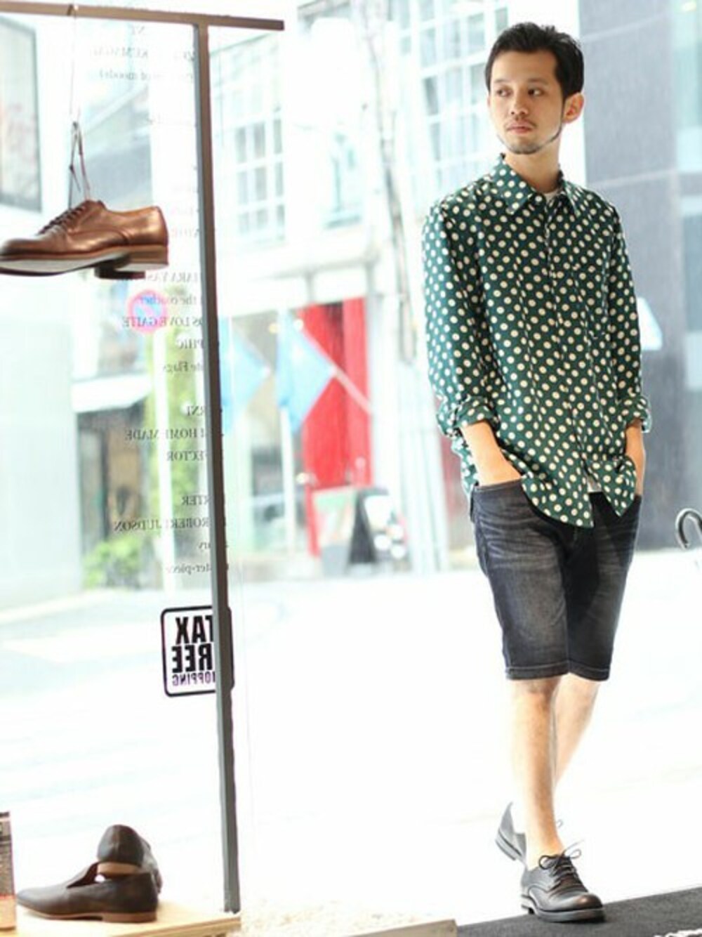 「デニム、ドット、soe shirts、AKM、MR.OLIVE、STUDIOUS、soe、STUDIOUS SELECT(STUDIOUS SELECT)」｜「AKMの【独占先行予約】【AKM】ジョグデニムショートパンツ（デニムパンツ、ブルー系）」を使った、IWASEさん（メンズ・170cm）の夏コーディネートの1枚目の写真
