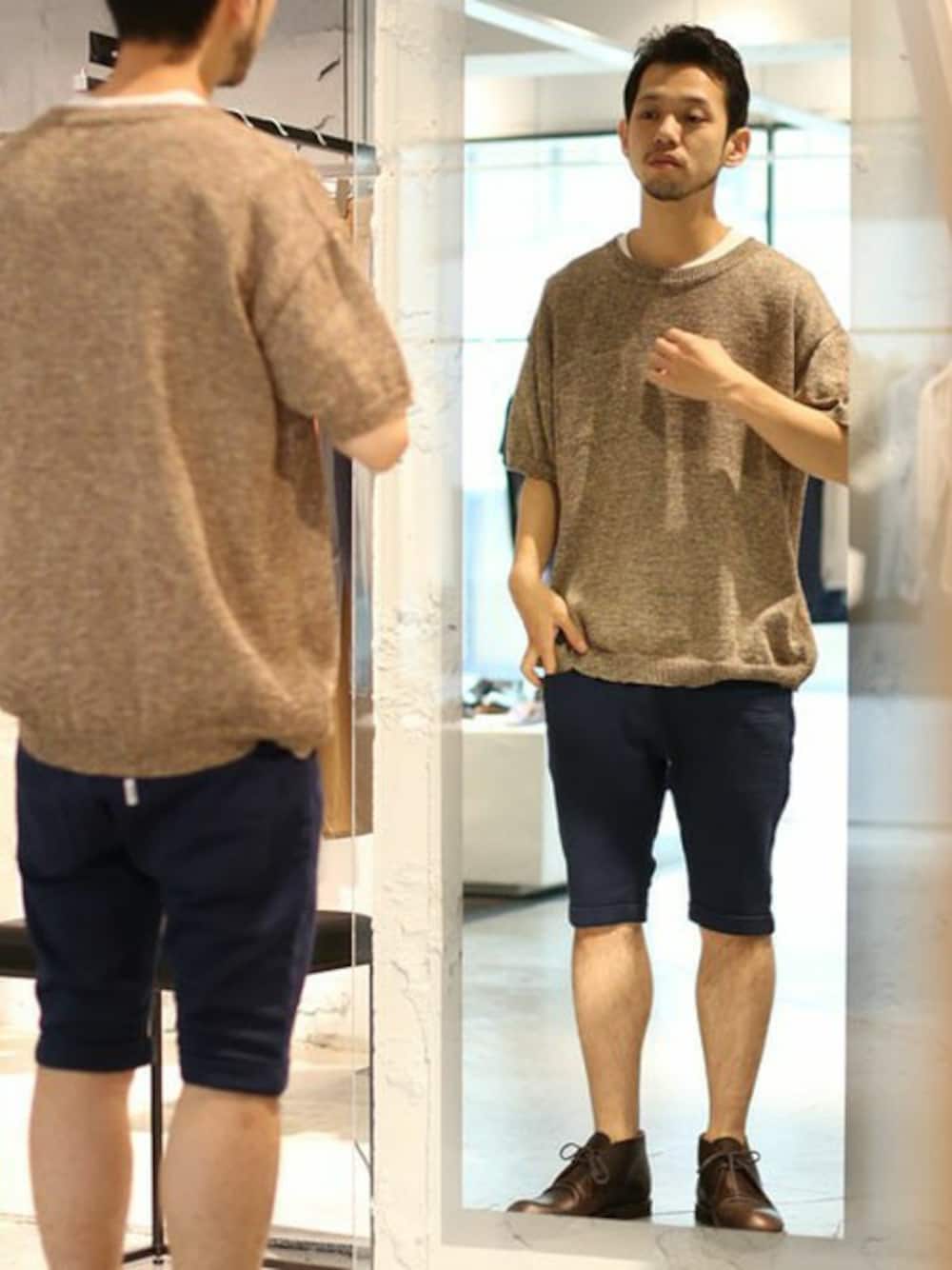 「ニット、ショートパンツ、AKM、MR.OLIVE、チャッカブーツ、STUDIOUS、ショーツ、STUDIOUS SELECT(STUDIOUS SELECT)、サマー」｜「STUDIOUS SELECTの【MR.OLIVE E.O.I】 シュリンクレザーチャッカブーツ #ME521（ブーツ、ブラウン系）」を使った、IWASEさん（メンズ・170cm）の夏コーディネートの1枚目の写真