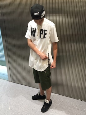 「AAPE BY A BATHING APE（エーエイプバイアベイシングエイプ）のアイテム（パンツ）」を使った、吉田隼太郎さん（メンズ・180cm）の夏コーディネート