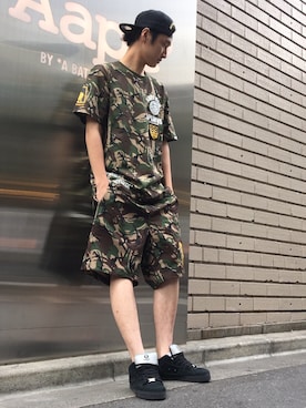 「AAPE BY A BATHING APE（エーエイプバイアベイシングエイプ）のアイテム（パンツ）」を使った、吉田隼太郎さん（メンズ・180cm）の夏コーディネート