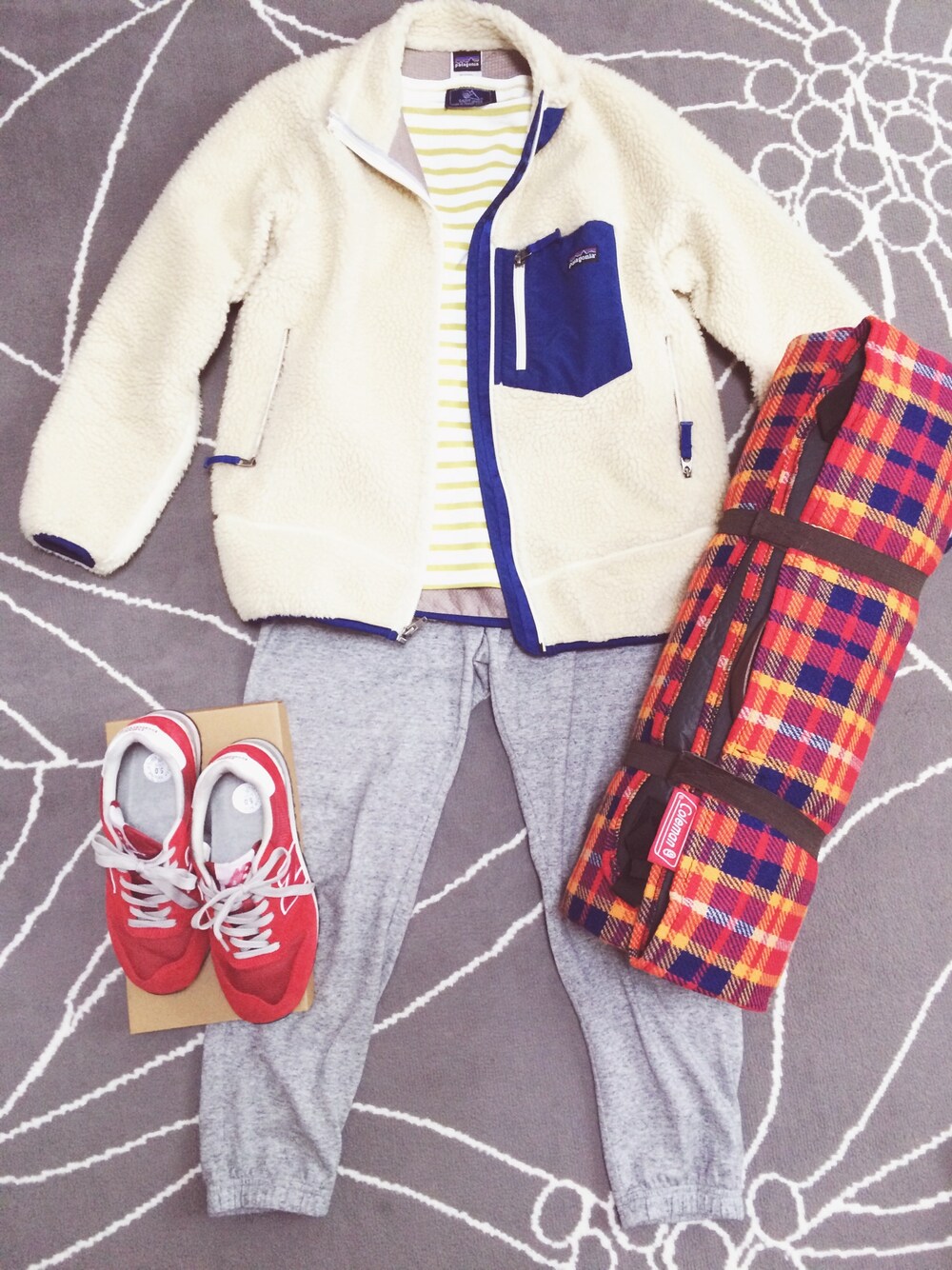 「saint james、ボーダートップス、もこもこ、フリース、スウェットパンツ、春はまだですか？」｜「SAINT JAMESのSAINTJAMES（セントジェームス） OUESSANT BOR TRI カットソー（Tシャツ/カットソー、ホワイト系）」を使った、chika   rrrさん（レディース・151cm）の春コーディネートの1枚目の写真