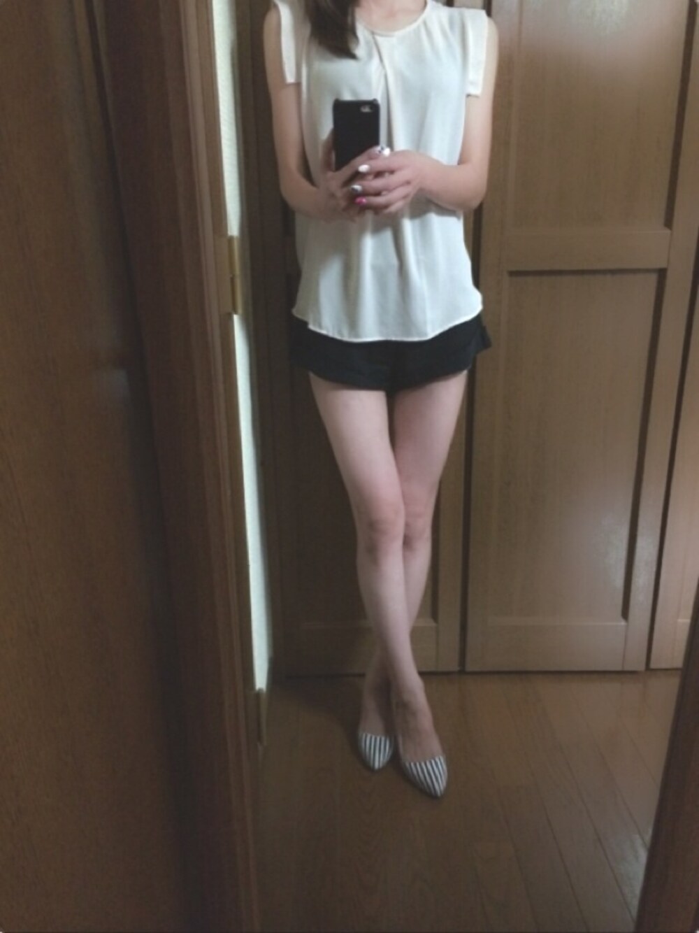 「FOREVER 21のアイテム（シャツ/ブラウス、ホワイト系）」を使った、yucaさん（レディース・156cm）の秋コーディネートの1枚目の写真