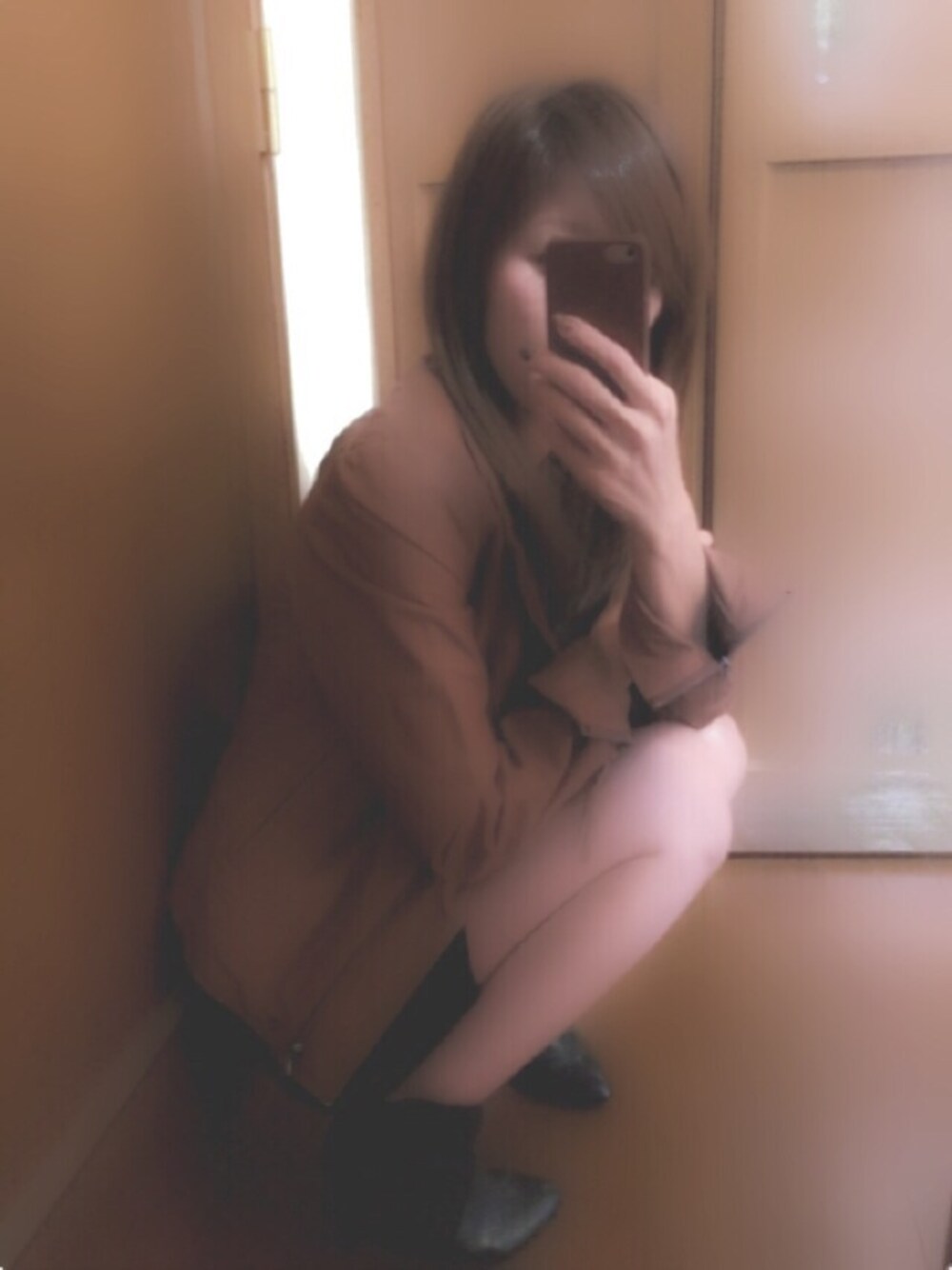「MOUSSYのアイテム（ワンピース、ブラック系）」を使った、yucaさん（レディース・156cm）の秋コーディネートの1枚目の写真