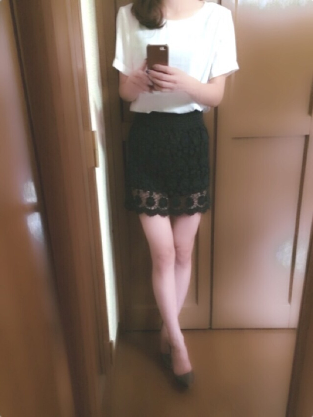 「FOREVER 21のアイテム（シャツ/ブラウス、ホワイト系）」を使った、yucaさん（レディース・156cm）の秋コーディネートの1枚目の写真