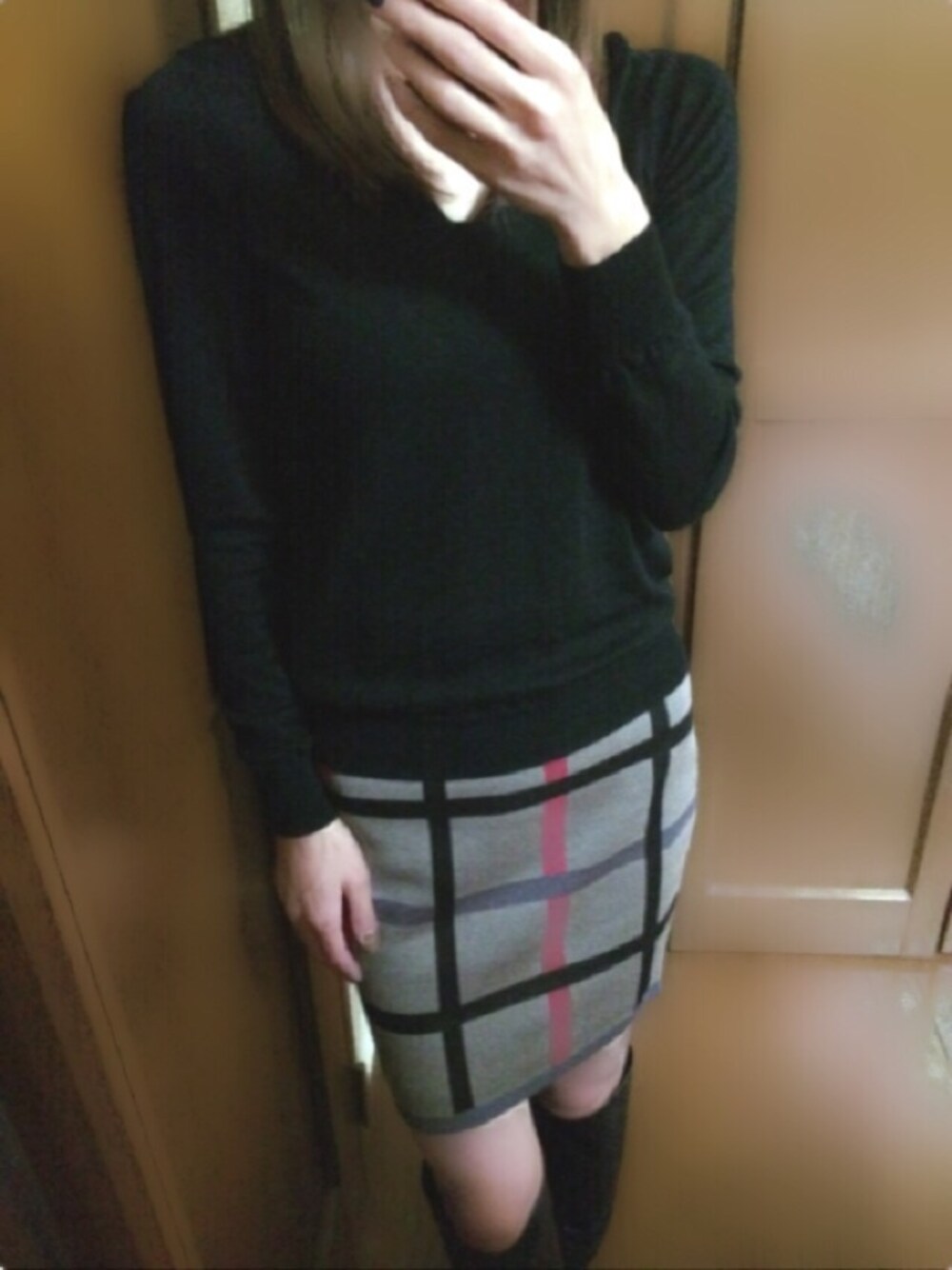 「ユニクロ、ニット」｜「UNIQLOのアイテム（ニット/セーター、ブラック系）」を使った、yucaさん（レディース・156cm）の秋コーディネートの1枚目の写真