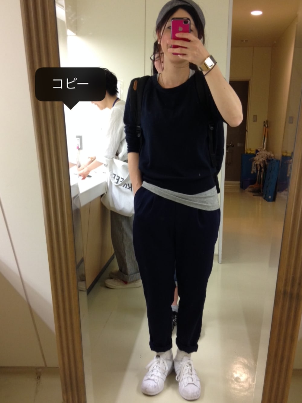 「プチプラ、スーパースター、UNIQLO、ネイビー、ネイビー×ホワイト、ヘアバンド」｜「GUの（GU）イージーテーパードパンツＢ（パンツ、ブルー系）」を使った、みんちょさん（レディース・155cm）の春コーディネートの1枚目の写真