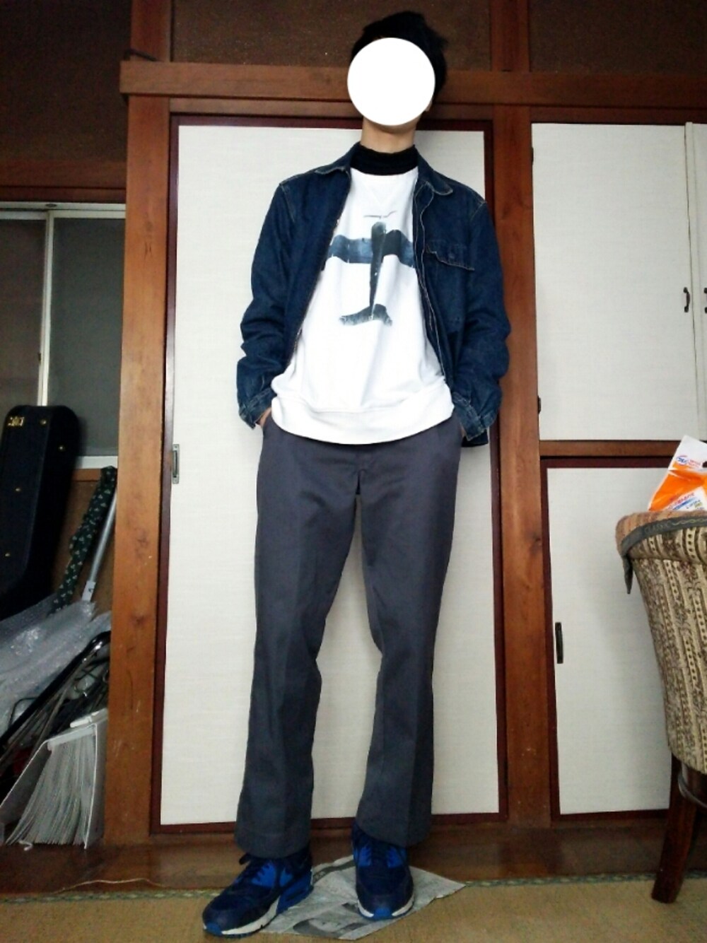 「冬、stussy、NIKE、H&M、ワークパンツ、ゆるコーデ、ラフ」｜「H&Mのアイテム（スウェット、ホワイト系）」を使った、ゆっけさん（メンズ・180cm）の秋コーディネートの1枚目の写真