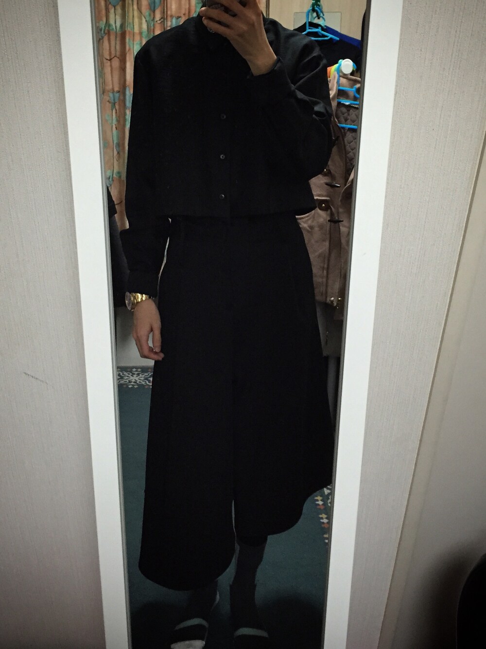「モード、黒、黒コーデ、シャツイン」｜「ANREALAGEのSHADOW CURROT PANTS （その他パンツ、ホワイト系）」を使った、てったさん（メンズ・165cm）の春コーディネートの1枚目の写真