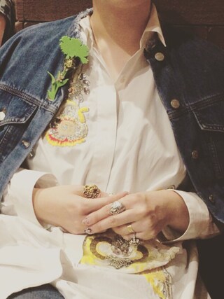 PRADAのブローチ/コサージュを使った人気ファッションコーディネート