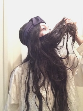 「アイテム（ヘアアクセサリー、ブルー系）」を使った、yuiさん（レディース・160cm）の秋コーディネート