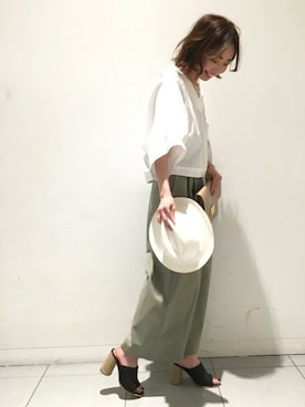 「アイテム（クラッチバッグ）」を使った、natsukiさん（レディース・162cm）の春コーディネート