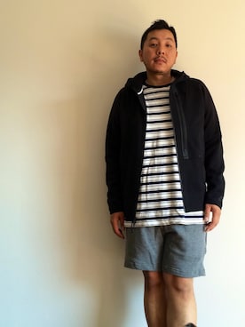 「膝上ショーツ」｜「アイテム（パーカー）」を使った、伊藤孝法さん（メンズ・165cm）の夏コーディネート