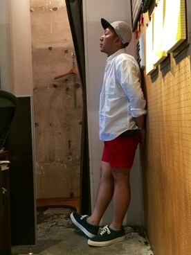 「膝上ショーツ」｜「アイテム（レッグウェア）」を使った、伊藤孝法さん（メンズ・165cm）の夏コーディネート