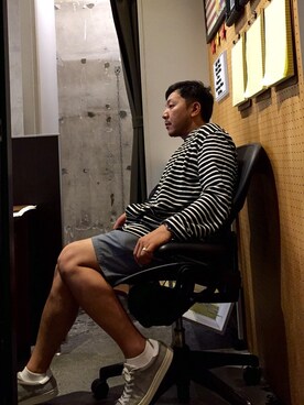 「膝上ショーツ」｜「アイテム（レッグウェア）」を使った、伊藤孝法さん（メンズ・165cm）の夏コーディネート
