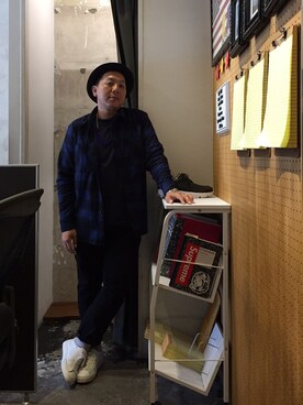 「OUTPUT（アウトプット）のアイテム（パンツ）」を使った、伊藤孝法さん（メンズ・165cm）の秋コーディネート