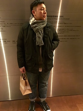 「ダウンジャケット」｜「アイテム（マフラー）」を使った、伊藤孝法さん（メンズ・165cm・40代）の冬コーディネート