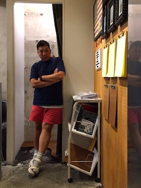 「膝上ショーツ」｜「アイテム（レッグウェア）」を使った、伊藤孝法さん（メンズ・165cm）の夏コーディネート