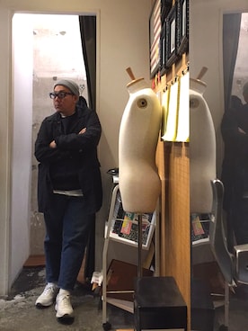 「ニットキャップ」｜「アイテム（ステンカラーコート）」を使った、伊藤孝法さん（メンズ・165cm）の秋コーディネート