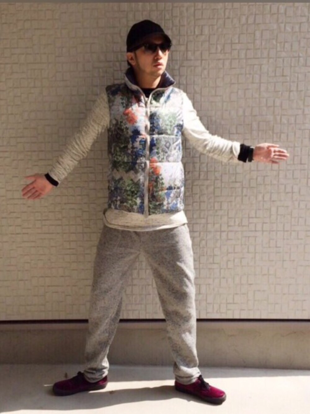 「Monroのアイテム（ベスト、その他）」を使った、matoruさん（メンズ・174cm）の春コーディネートの1枚目の写真