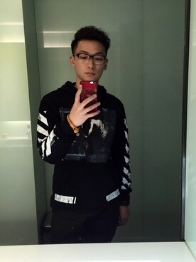 「off white（オフホワイト）のアイテム（その他アウター）」を使った、felix孙さん（メンズ・176cm）の春コーディネート