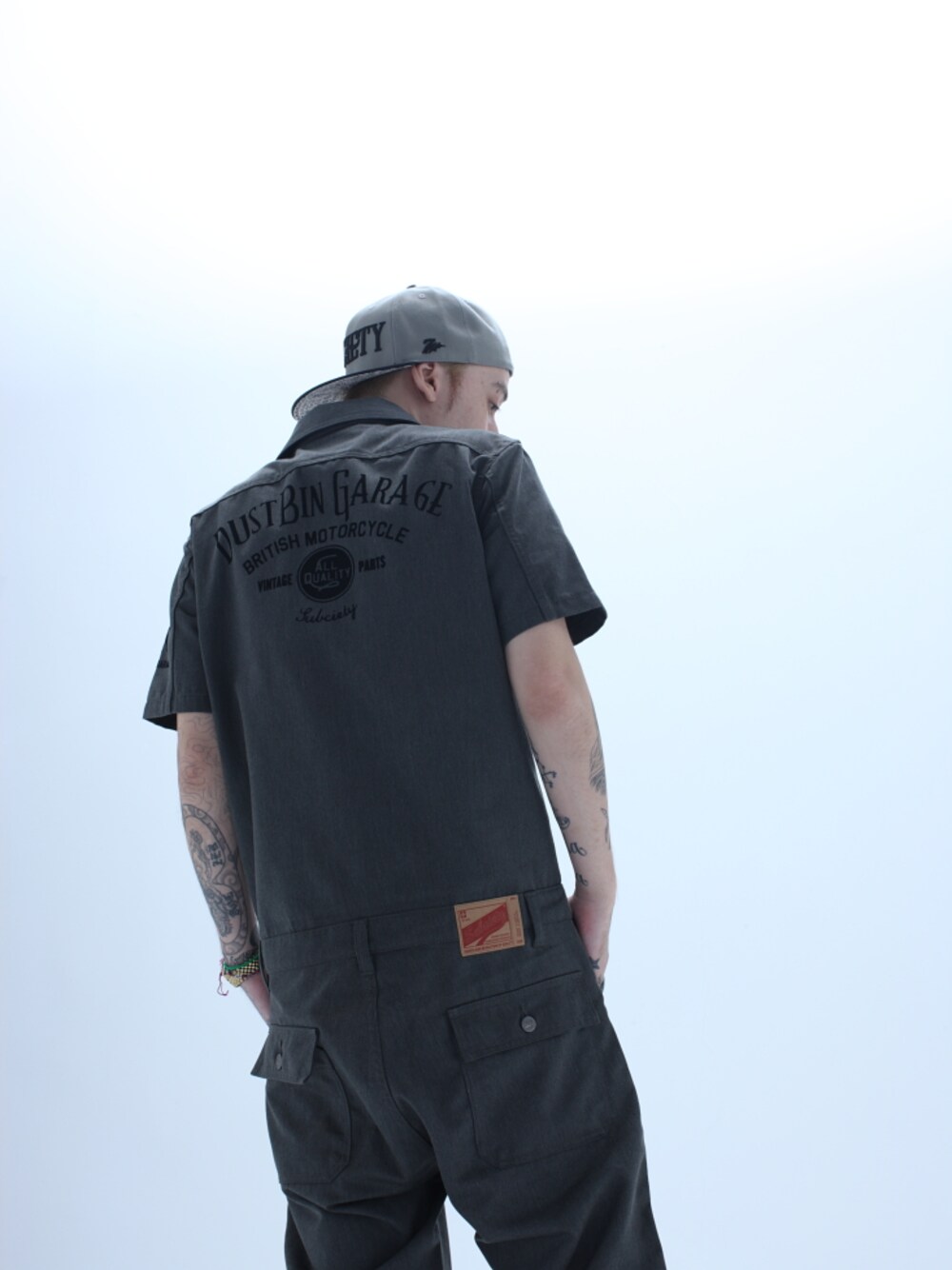 「つなぎ、 ワークスタイル、 マリア」｜「SubcietyのSubciety×7UNION B.B.CAP（キャップ、グレー系）」を使った、Subcietyさん（メンズ・173cm）の春コーディネートの1枚目の写真