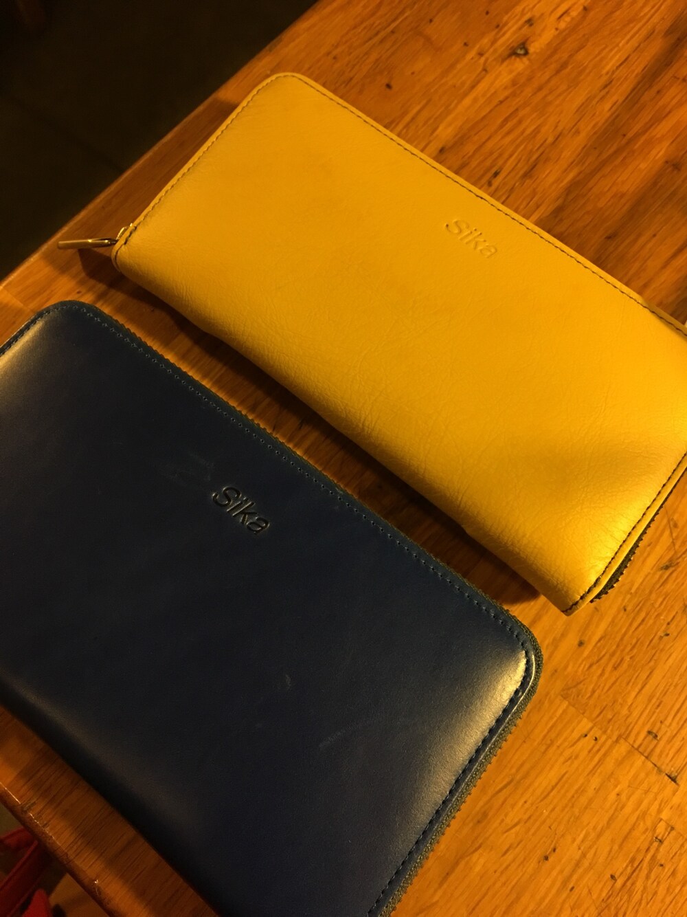 「Wallet、blue、LOVE」｜「SIKAのアイテム（財布、ブルー系）」を使った、Eugenia Youさん（レディース・158cm）の冬コーディネートの1枚目の写真