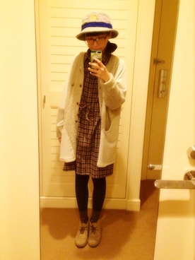 「AS KNOW AS plus（アズノゥアズプラス）のアイテム（シャツワンピース）」を使った、Phoebe Shih さん（レディース・160cm）の秋コーディネート