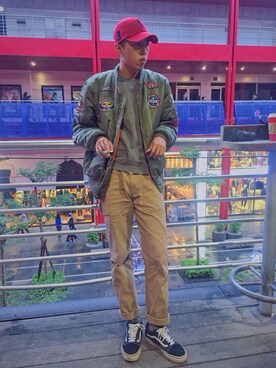「:CHOCOOLATEのアイテム（スウェット）」を使った、Owen Wu さん（メンズ・173cm）の冬コーディネート