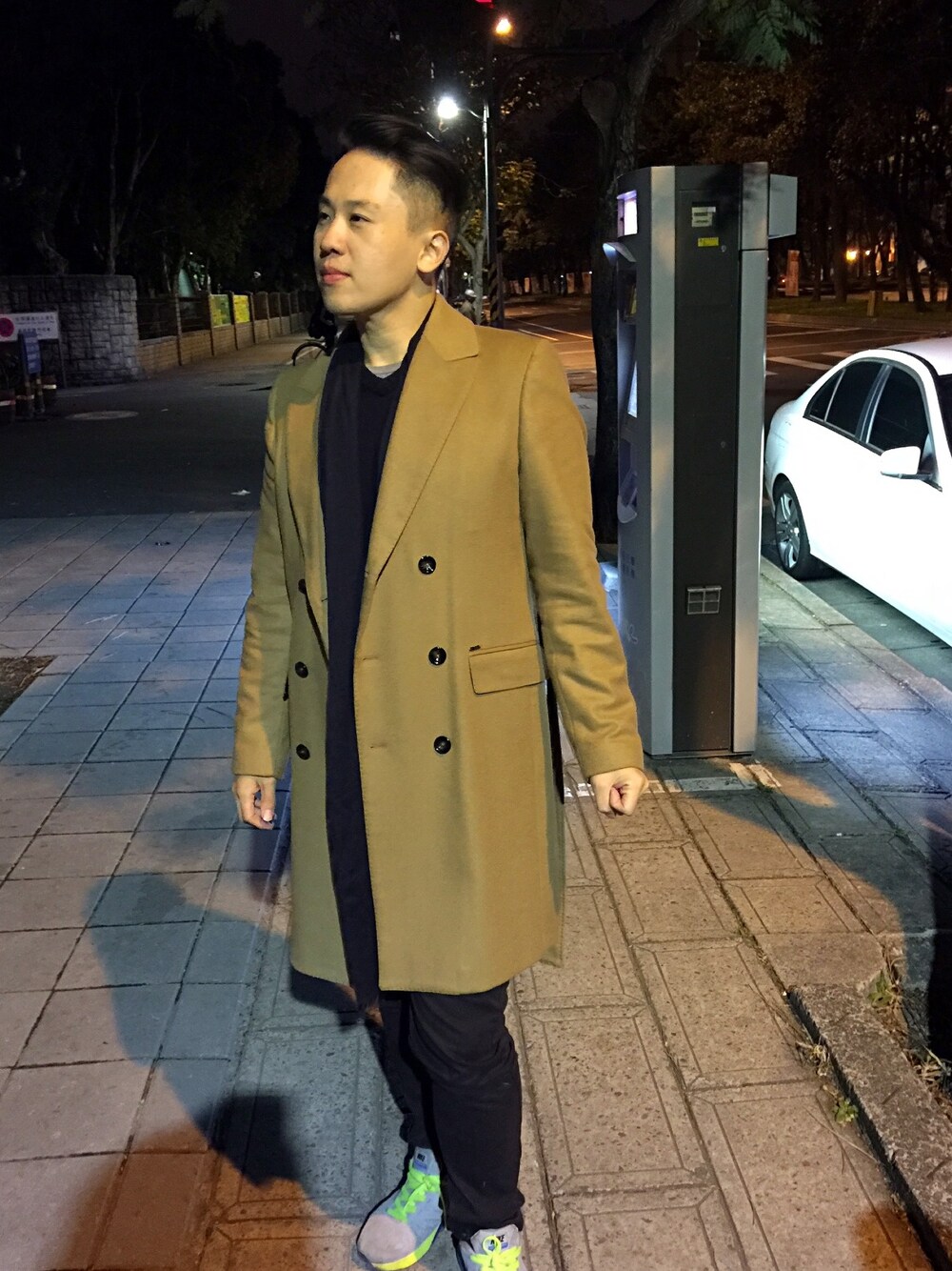 「台大」｜「ZARAのアイテム（ダウンジャケット/コート、ゴールド系）」を使った、林似津さん（メンズ・181cm）の冬コーディネートの1枚目の写真