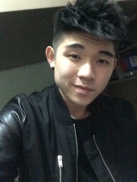 「FOREVER 21（フォーエバー トゥエンティーワン）のアイテム（スーツジャケット）」を使った、Nelson Lokさん（メンズ・183cm）の秋コーディネート